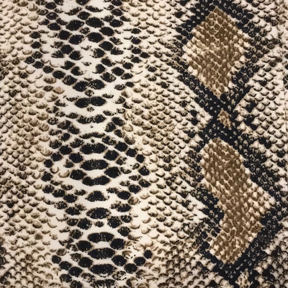 Soft and Slick Snakeskin Legging 3x Host Pick!🎉🔥 - Picture 4 of 7